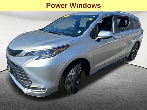 2025 Toyota Sienna Platinum