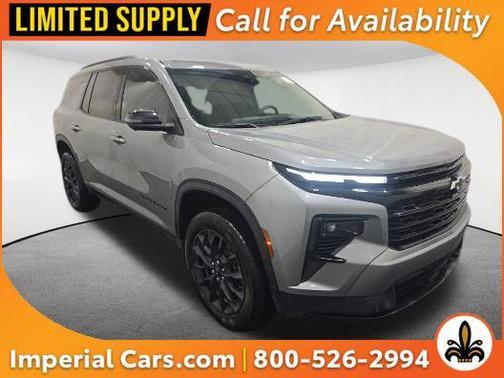 Sterling Grey Metallic 2024 Chevrolet Traverse LT