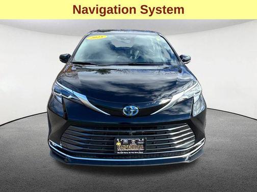 2025 Toyota Sienna Platinum