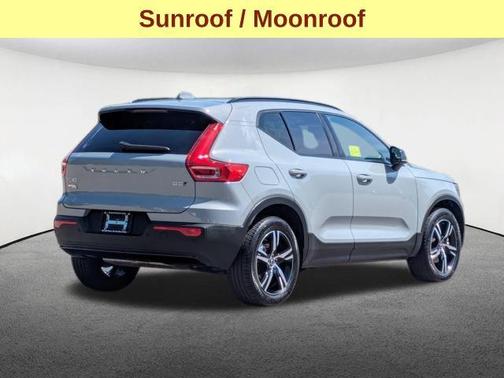 2024 Volvo XC40 B5 Core Bright Theme