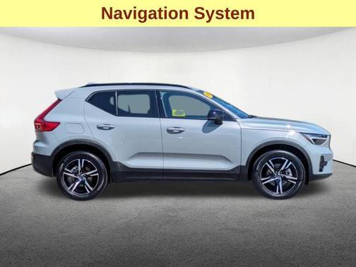 2024 Volvo XC40 B5 Core Bright Theme