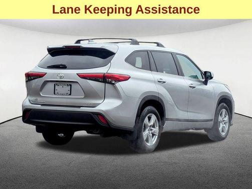 2021 Toyota Highlander LE