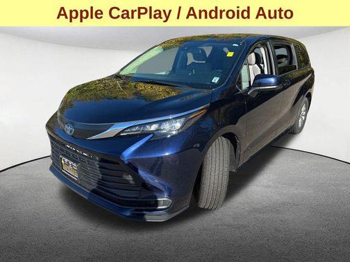 2024 Toyota Sienna LE