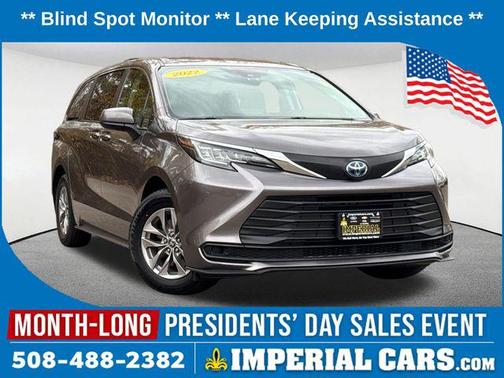 2022 Toyota Sienna LE