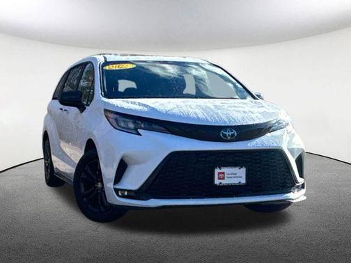 2025 Toyota Sienna XSE 7 Passenger