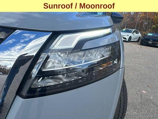 2025 Nissan Pathfinder Platinum 4WD