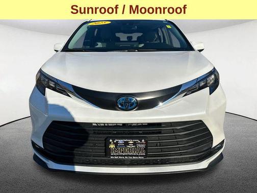 2025 Toyota Sienna XLE