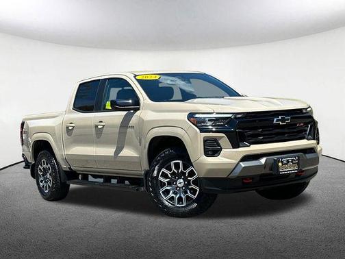 Doeskin Tan 2024 Chevrolet Colorado Z71