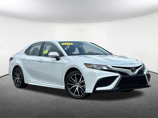 Ice Edge 2024 Toyota Camry SE