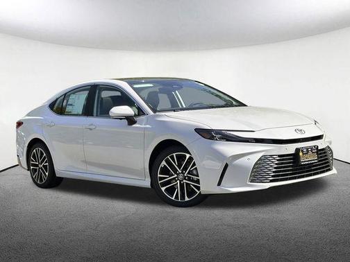 Wind Chill Pearl 2026 Toyota Camry XLE