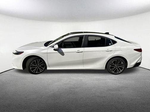 Wind Chill Pearl 2026 Toyota Camry XLE