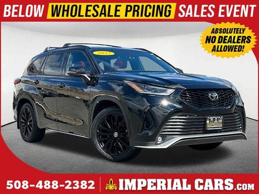 Midnight Black Metallic 2023 Toyota Highlander XSE