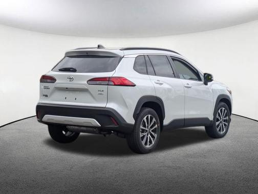 2025 Toyota Corolla Cross XLE