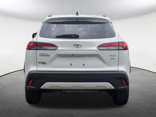 2025 Toyota Corolla Cross XLE