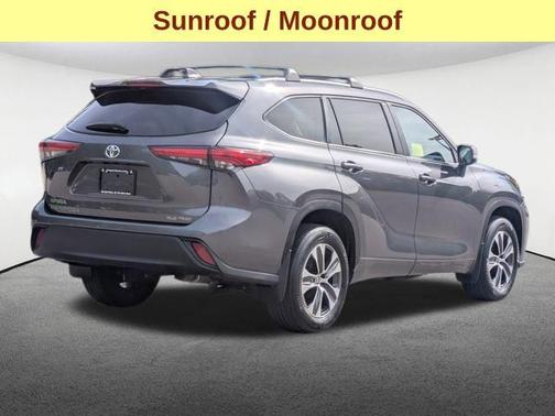 Magnetic Gray Metallic 2023 Toyota Highlander XLE