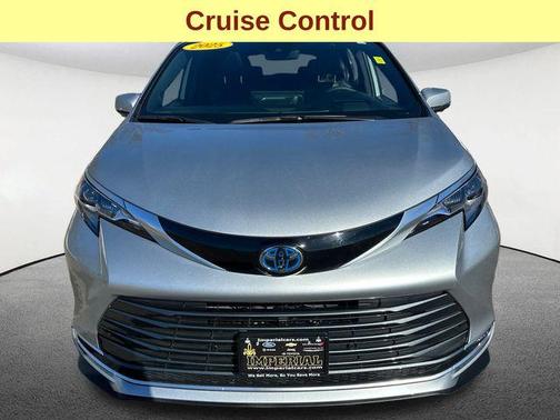 2025 Toyota Sienna Platinum