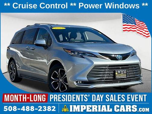 2025 Toyota Sienna Platinum