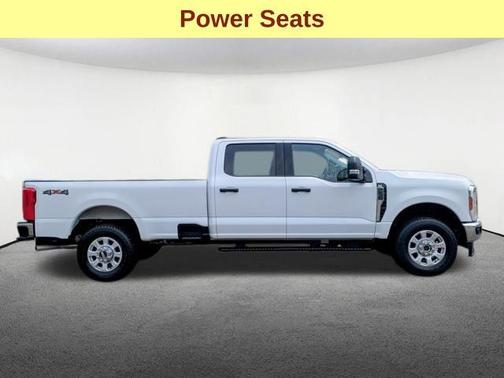 Star White Metallic Tri-Coat 2024 Ford F-250 XLT
