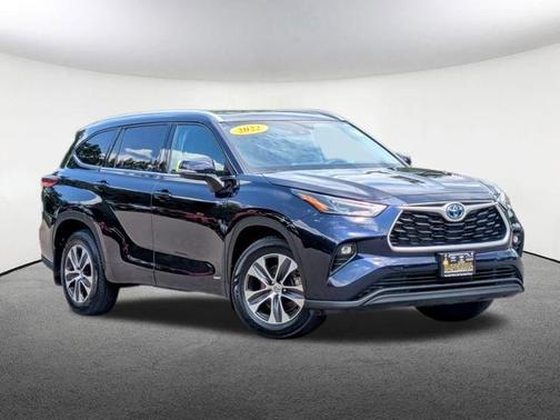 2022 Toyota Highlander Hybrid XLE