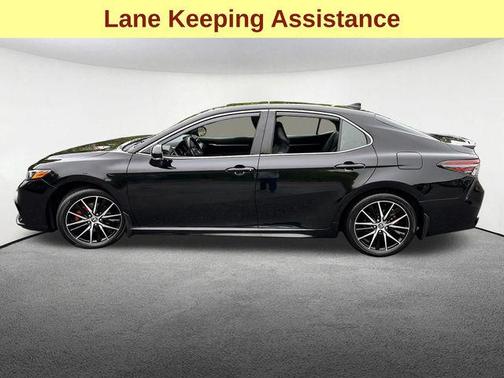 Midnight Black Metallic 2023 Toyota Camry SE