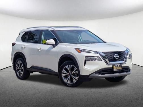 Pearl White Tricoat 2023 Nissan Rogue SV