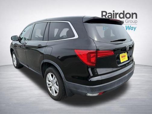 Crystal Black Pearl 2016 Honda Pilot LX