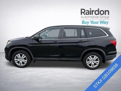 Crystal Black Pearl 2016 Honda Pilot LX