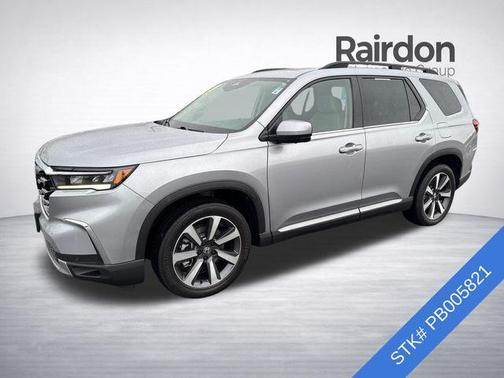 Lunar Silver Metallic 2023 Honda Pilot AWD Elite
