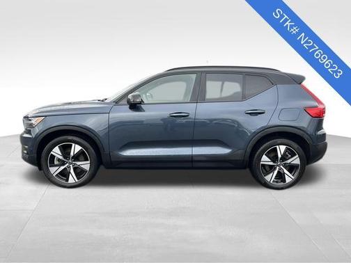 2022 Volvo XC40 Recharge Pure Electric P8 Twin Plus
