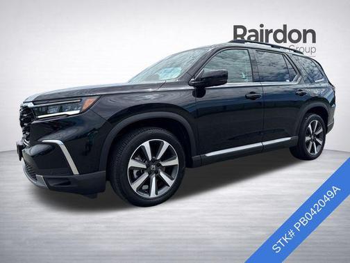 Crystal Black Pearl 2023 Honda Pilot Touring 8-Passenger