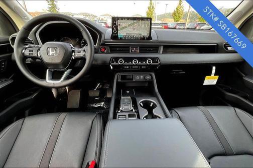 2025 Honda Pilot Touring 8-Passenger