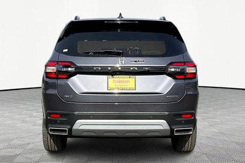 2025 Honda Pilot Touring 8-Passenger