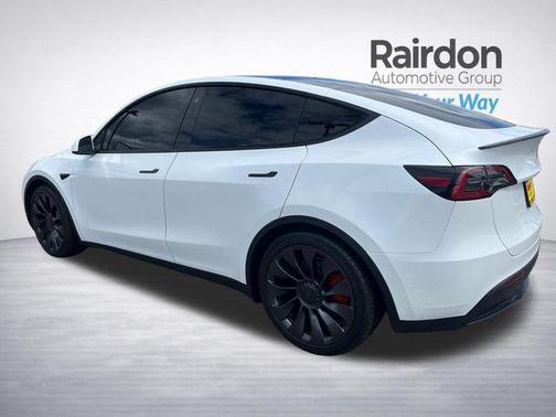 Pearl White Multi-Coat 2023 Tesla Model Y Performance Dual Motor All-Wheel Drive