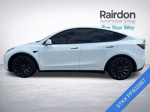 Pearl White Multi-Coat 2023 Tesla Model Y Performance Dual Motor All-Wheel Drive
