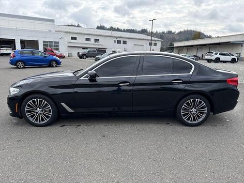2018 BMW 530 530i