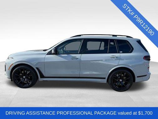 2023 BMW X7 M60i