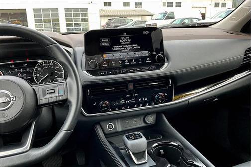 2022 Nissan Rogue SL