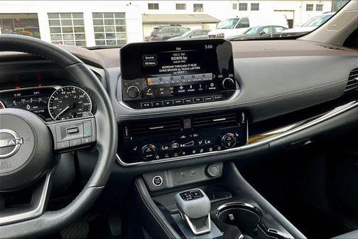 2022 Nissan Rogue SL