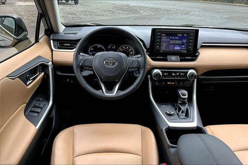 2022 Toyota RAV4 Hybrid XLE Premium