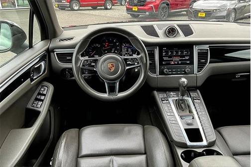 2018 Porsche Macan Base