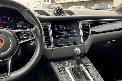 2018 Porsche Macan Base