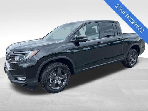 Crystal Black Pearl 2026 Honda Ridgeline TrailSport
