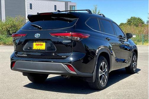 2022 Toyota Highlander Hybrid XLE