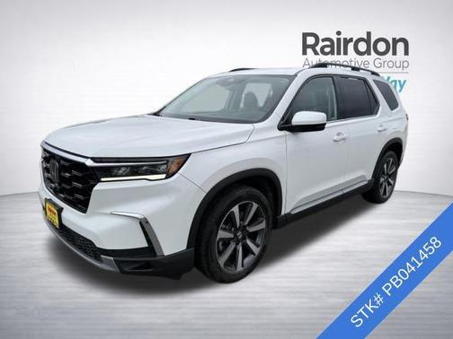 Platinum White Pearl 2023 Honda Pilot Touring 8-Passenger