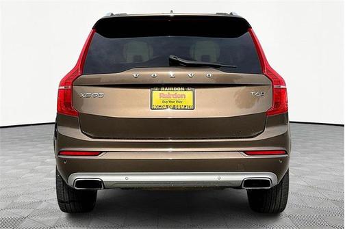 2017 Volvo XC90 T6 Momentum