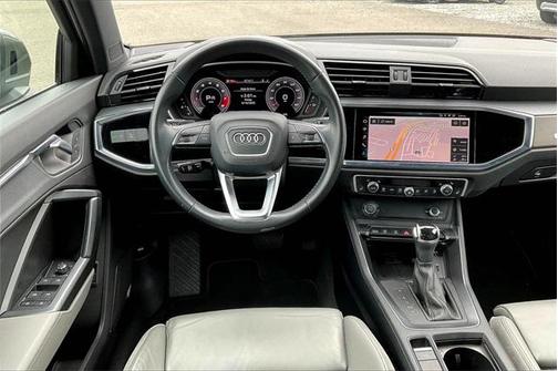 2020 Audi Q3 45 S line Prestige