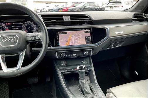2020 Audi Q3 45 S line Prestige