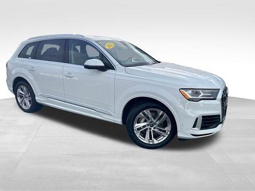 2023 Audi Q7 55 Premium Plus