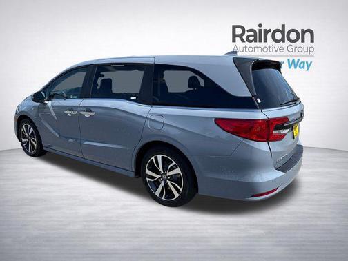 Sonic Gray Pearl 2024 Honda Odyssey Touring
