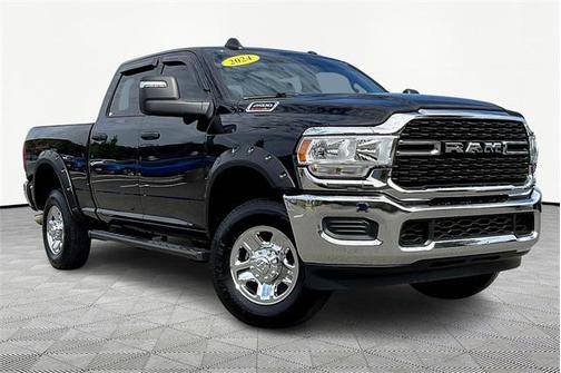 2024 RAM 2500 Tradesman Crew Cab 4x4 6'4' Box